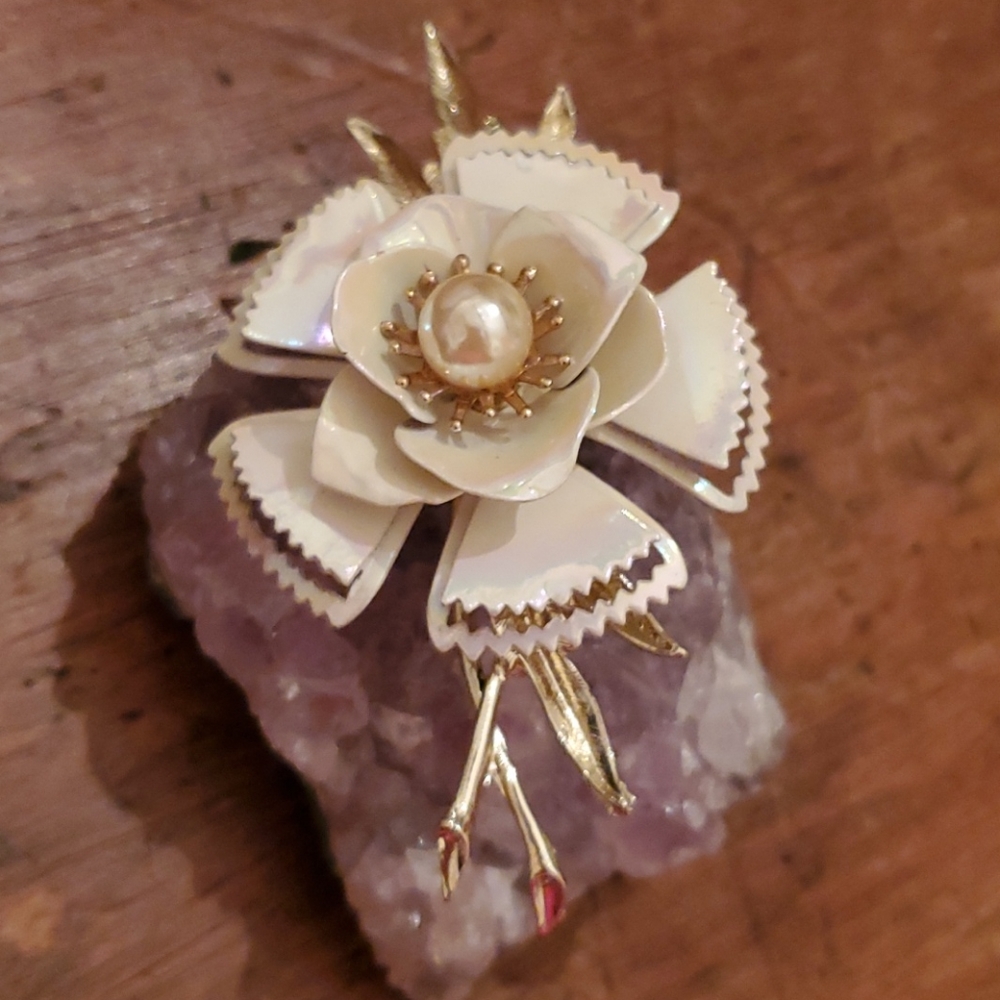 CORO Vintage Flower Brooch EUC!!